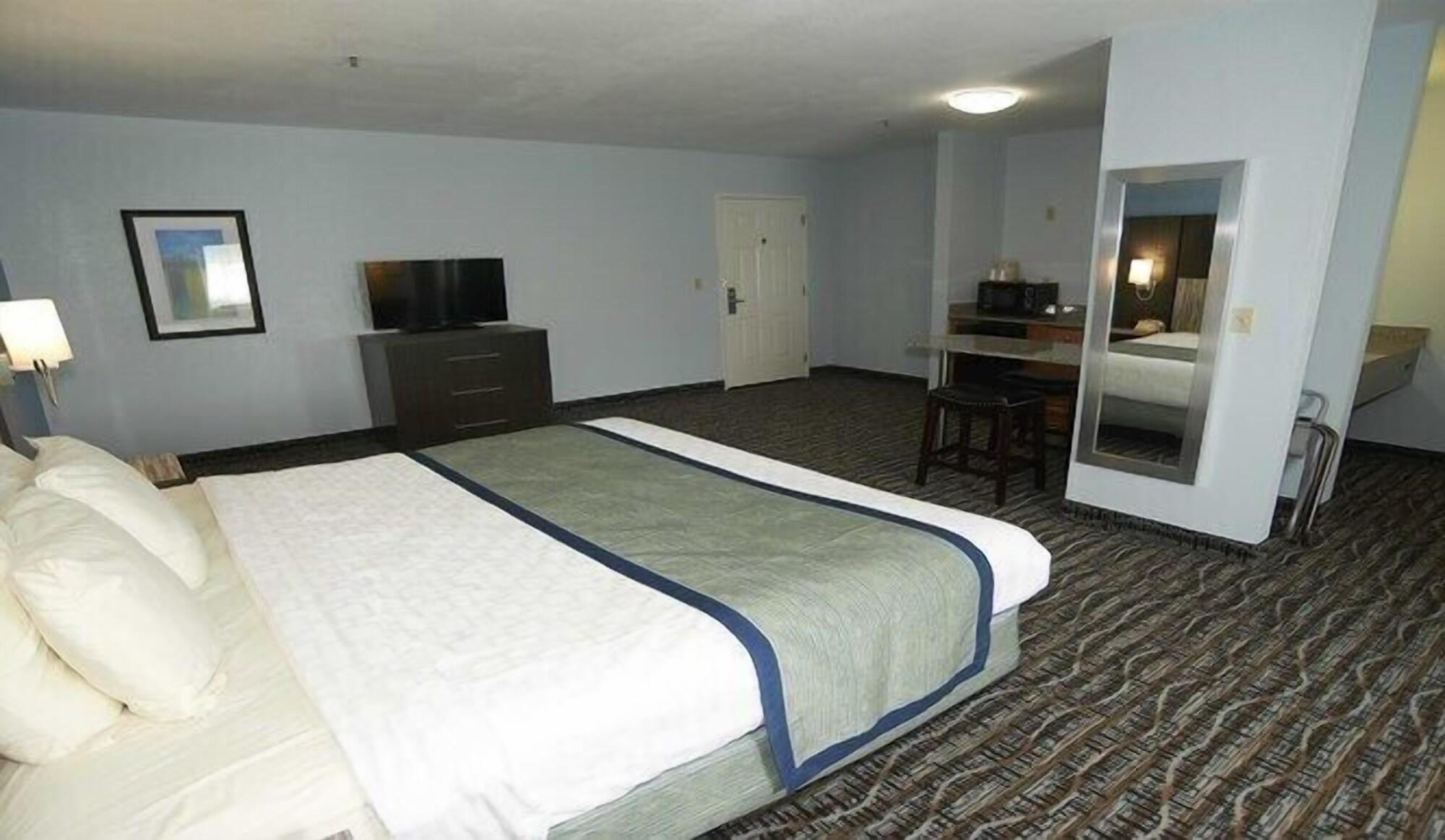 Hotel &