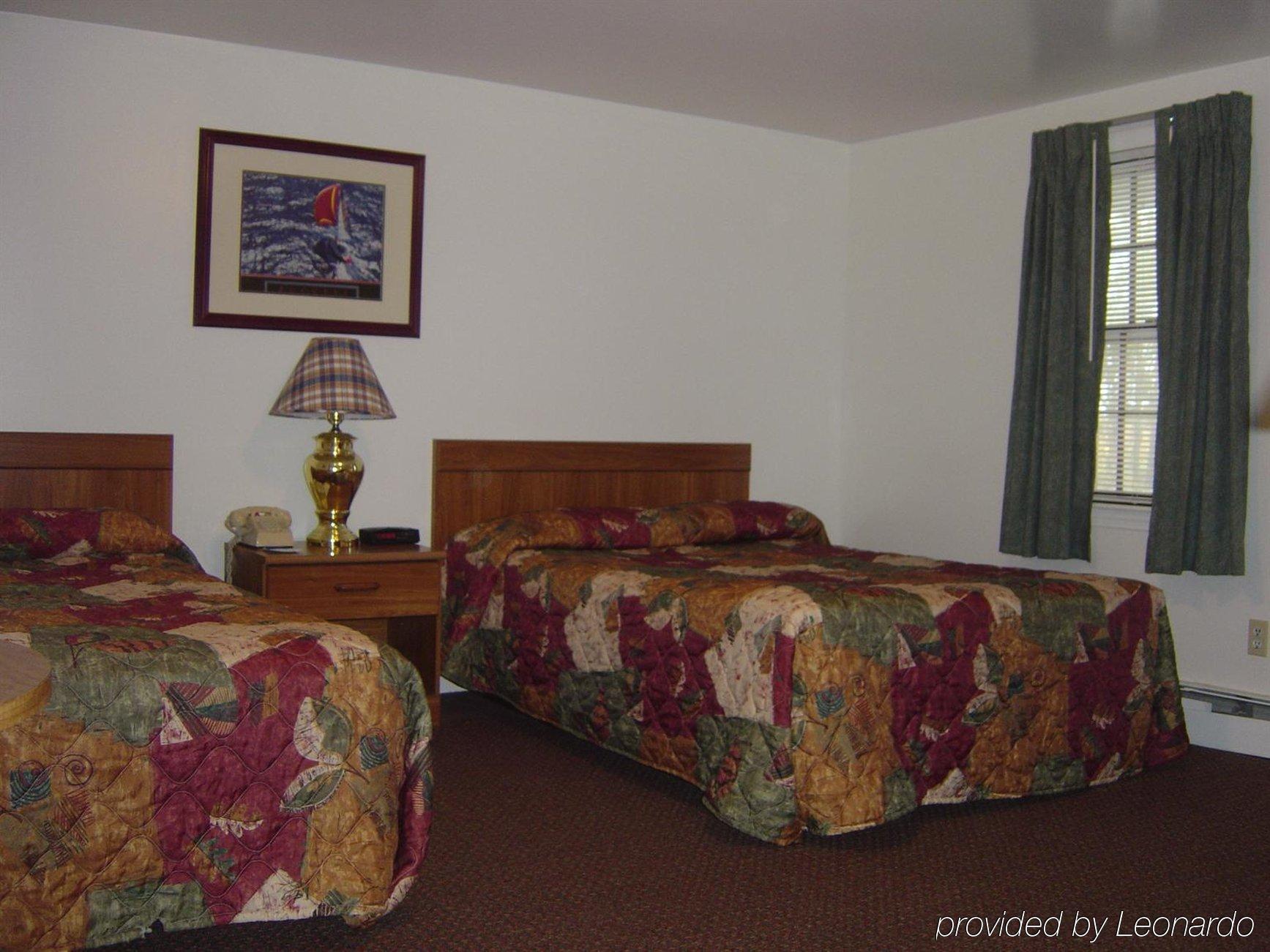 Hotel &