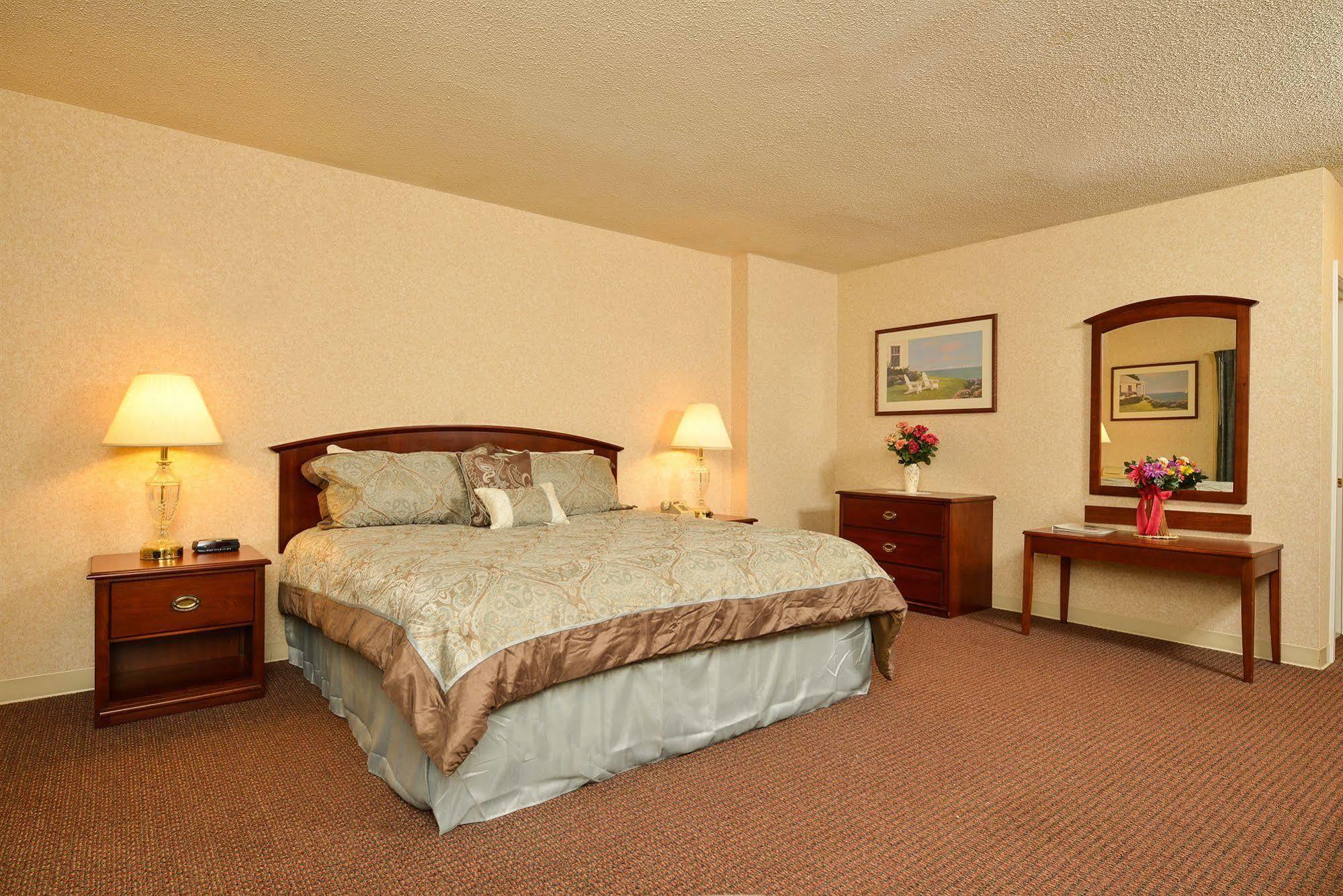 & Hotel