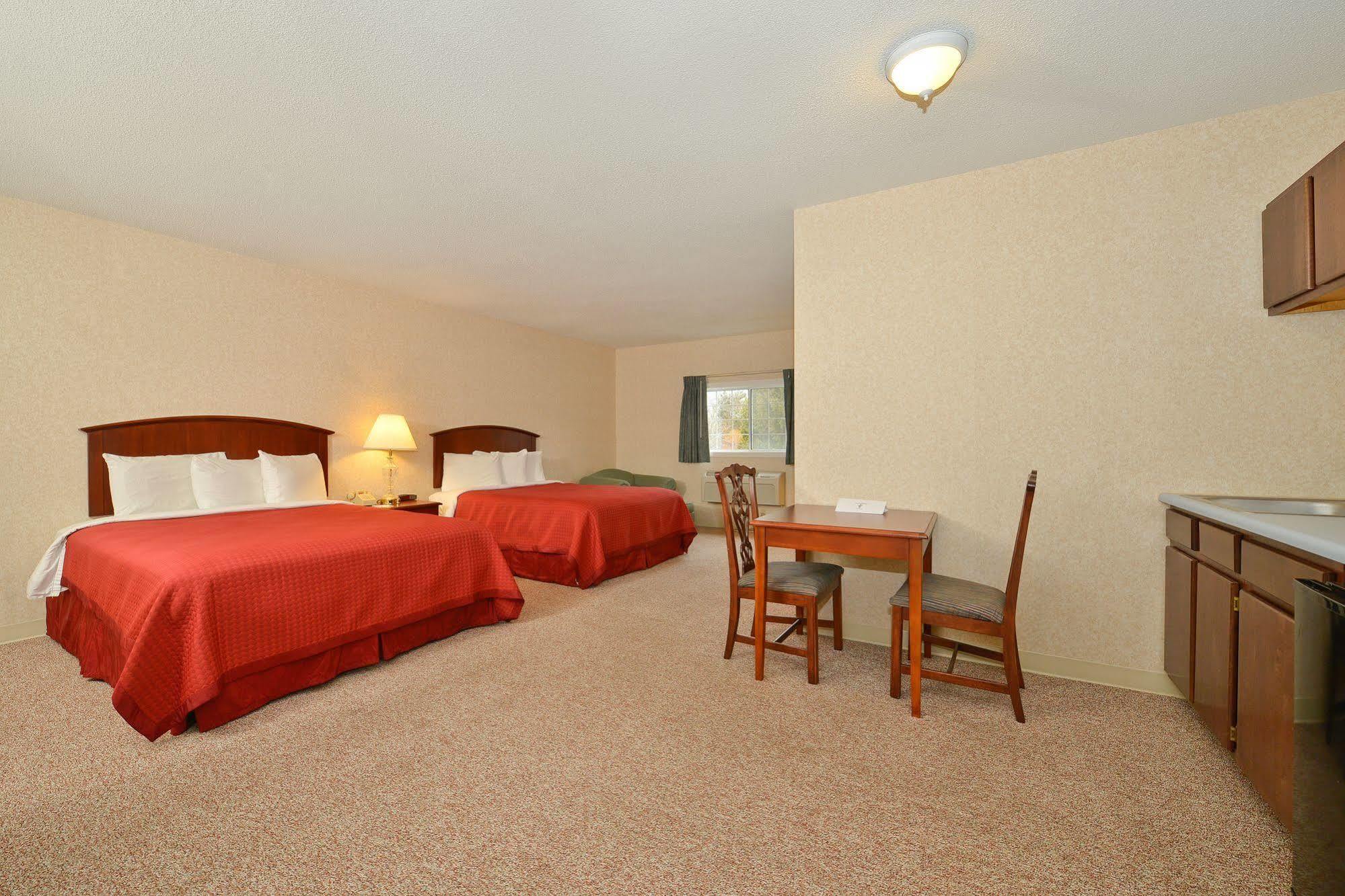 & Hotel