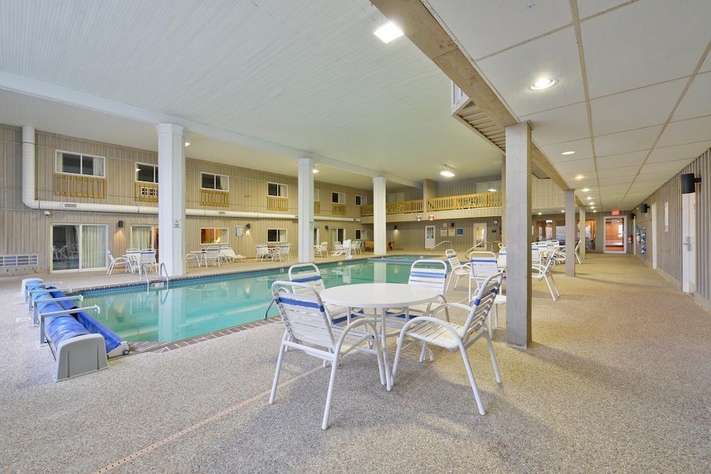 & Hotel
